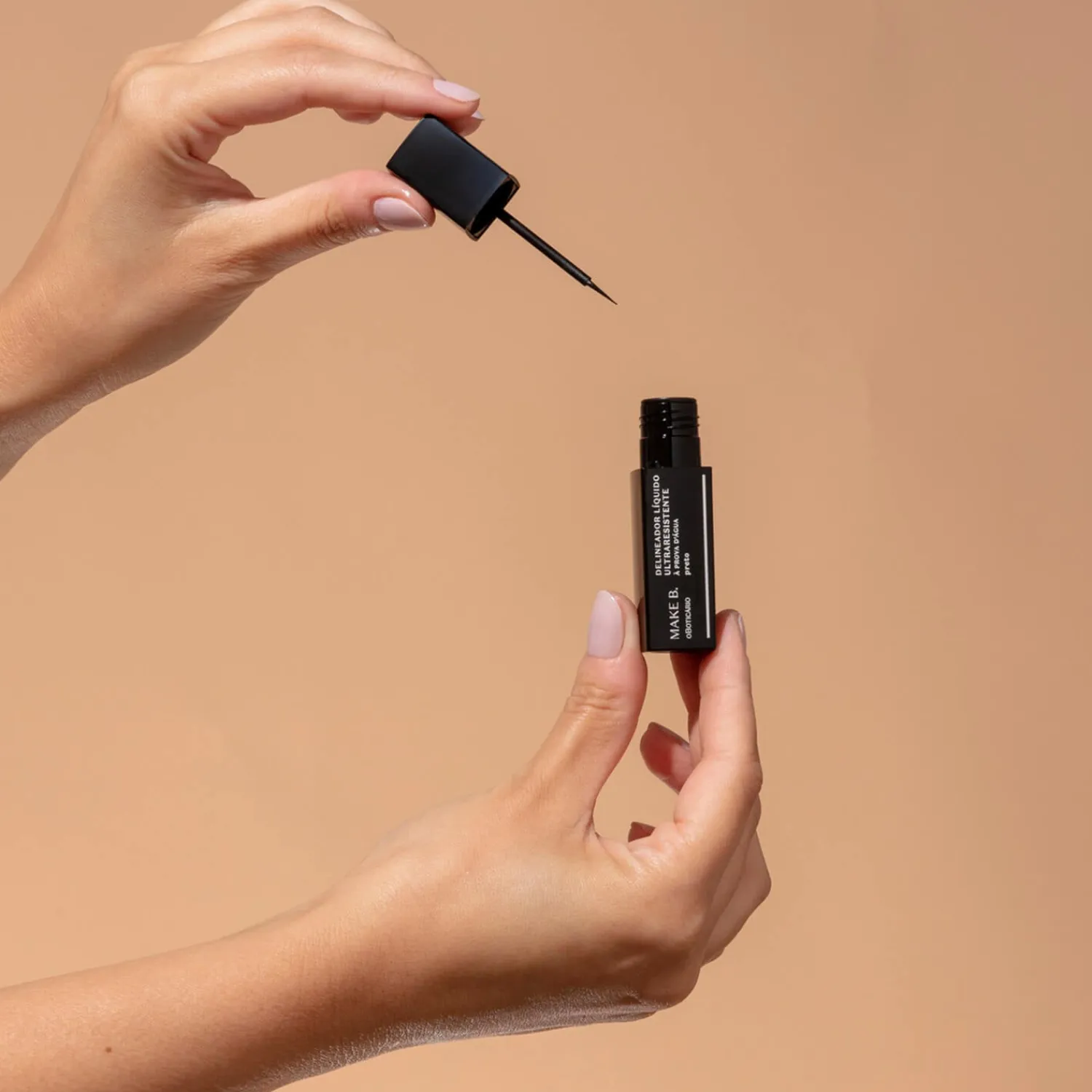 Ojos | Cara | MAKE B. Delineador Liquido Para Ojos Negro 5ML Make B